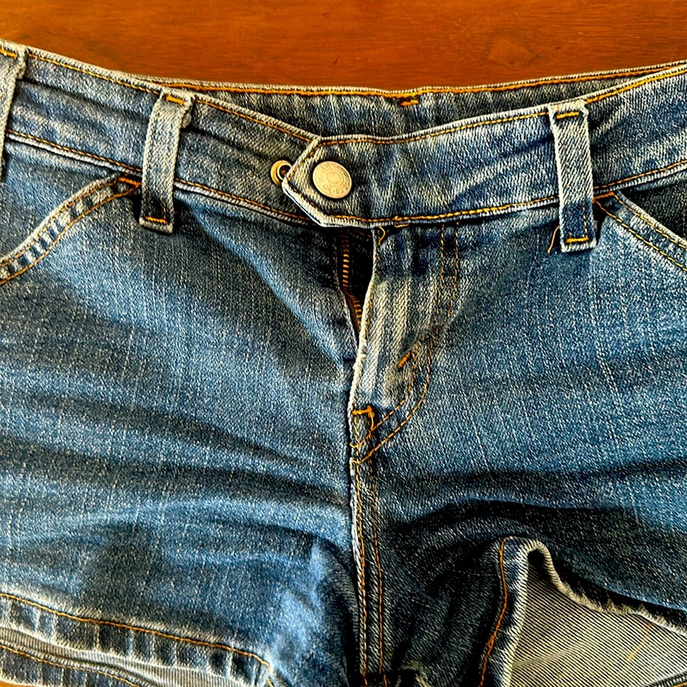 Sexy Levi’s Jean shorts
